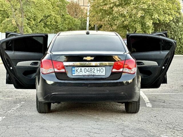 Черный Шевроле Круз, объемом двигателя 1.8 л и пробегом 185 тыс. км за 7700 $, фото 1 на Automoto.ua