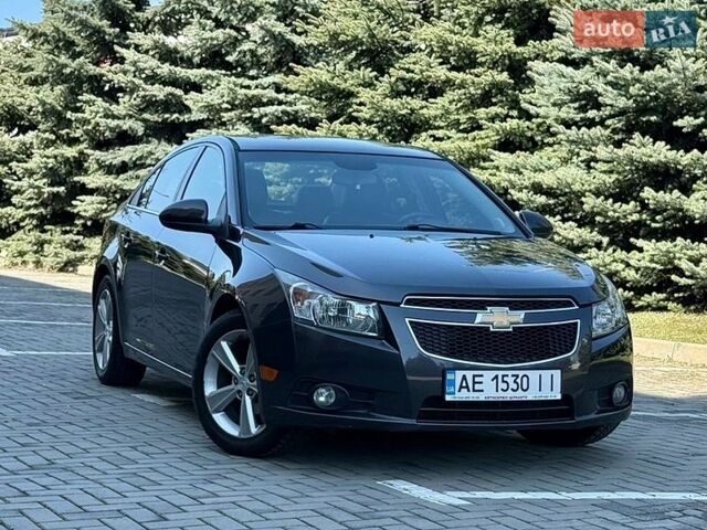 Черный Шевроле Круз, объемом двигателя 1.36 л и пробегом 178 тыс. км за 7400 $, фото 1 на Automoto.ua