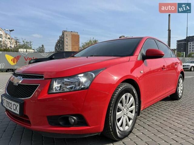 Красный Шевроле Круз, объемом двигателя 1.8 л и пробегом 134 тыс. км за 7000 $, фото 1 на Automoto.ua