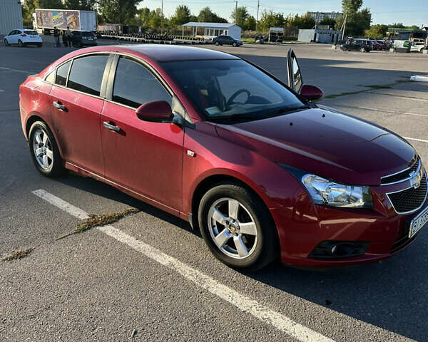 Красный Шевроле Круз, объемом двигателя 1.8 л и пробегом 120 тыс. км за 6700 $, фото 1 на Automoto.ua