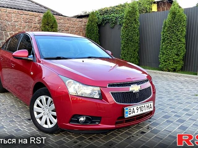 Красный Шевроле Круз, объемом двигателя 1.6 л и пробегом 121 тыс. км за 8000 $, фото 1 на Automoto.ua
