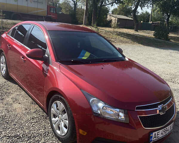 Красный Шевроле Круз, объемом двигателя 1.36 л и пробегом 200 тыс. км за 7300 $, фото 1 на Automoto.ua