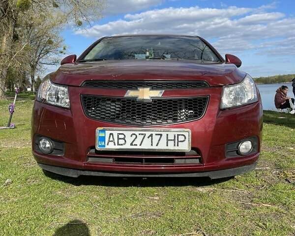 Красный Шевроле Круз, объемом двигателя 1.8 л и пробегом 151 тыс. км за 6400 $, фото 1 на Automoto.ua