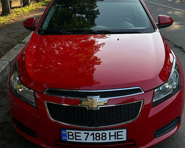 Красный Шевроле Круз, объемом двигателя 1.36 л и пробегом 158 тыс. км за 7500 $, фото 1 на Automoto.ua
