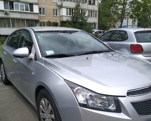 Шевроле Круз, объемом двигателя 1.8 л и пробегом 120 тыс. км за 6600 $, фото 1 на Automoto.ua