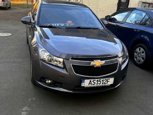 Шевроле Круз, объемом двигателя 17 л и пробегом 215 тыс. км за 7000 $, фото 1 на Automoto.ua