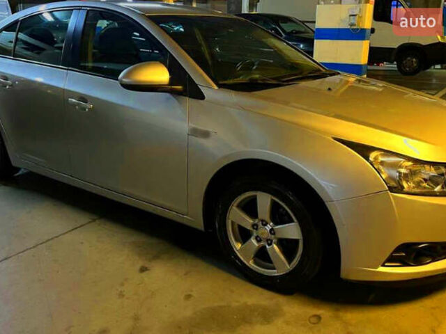 Шевроле Круз, об'ємом двигуна 1.8 л та пробігом 215 тис. км за 5700 $, фото 1 на Automoto.ua