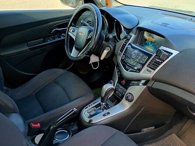 Шевроле Круз, объемом двигателя 1.4 л и пробегом 220 тыс. км за 5500 $, фото 1 на Automoto.ua