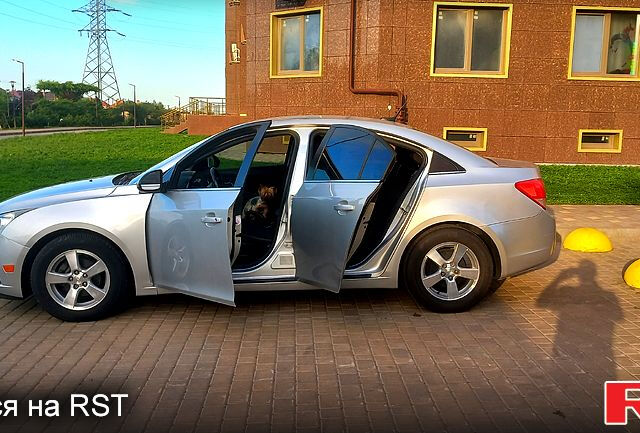 Шевроле Круз, объемом двигателя 1.4 л и пробегом 106 тыс. км за 7999 $, фото 1 на Automoto.ua