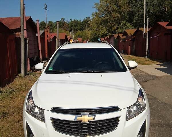 Шевроле Круз, объемом двигателя 2 л и пробегом 270 тыс. км за 8500 $, фото 1 на Automoto.ua