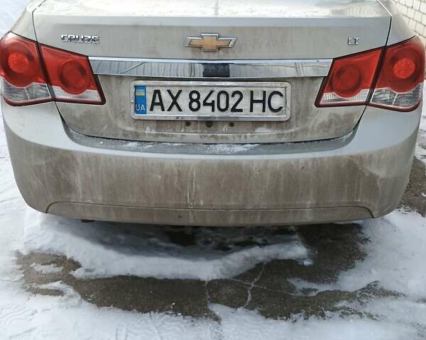 Желтый Шевроле Круз, объемом двигателя 1.36 л и пробегом 250 тыс. км за 6500 $, фото 1 на Automoto.ua