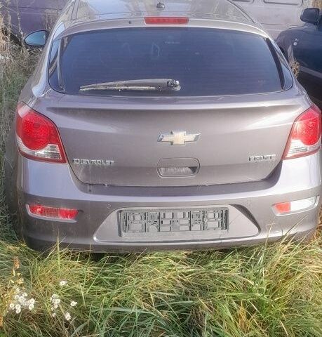 Серый Шевроле Круз, объемом двигателя 1 л и пробегом 150 тыс. км за 4500 $, фото 1 на Automoto.ua