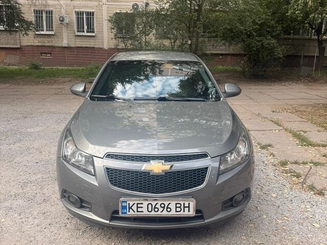 Серый Шевроле Круз, объемом двигателя 1.8 л и пробегом 221 тыс. км за 6400 $, фото 1 на Automoto.ua