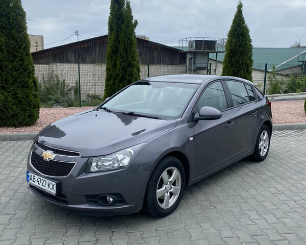 Серый Шевроле Круз, объемом двигателя 1.8 л и пробегом 177 тыс. км за 7900 $, фото 1 на Automoto.ua