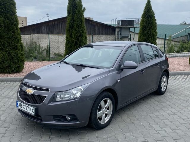 Серый Шевроле Круз, объемом двигателя 1.8 л и пробегом 184 тыс. км за 7900 $, фото 1 на Automoto.ua