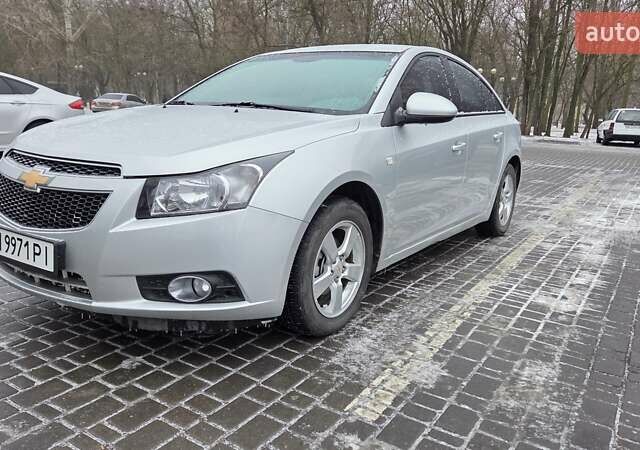 Серый Шевроле Круз, объемом двигателя 1.8 л и пробегом 160 тыс. км за 6800 $, фото 1 на Automoto.ua