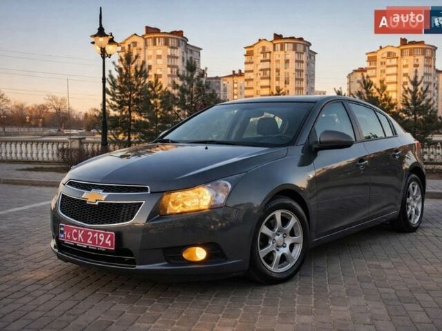 Серый Шевроле Круз, объемом двигателя 2 л и пробегом 222 тыс. км за 7250 $, фото 1 на Automoto.ua