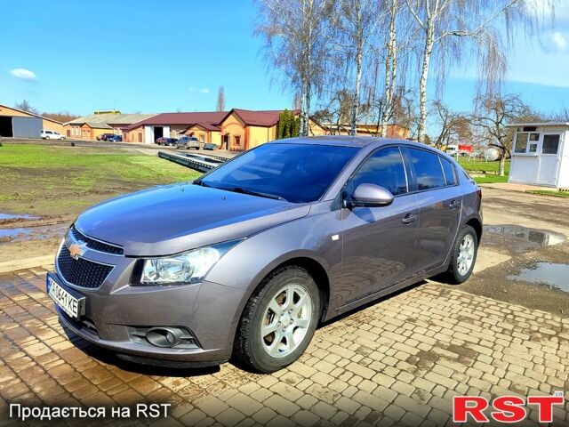 Серый Шевроле Круз, объемом двигателя 1.7 л и пробегом 217 тыс. км за 6500 $, фото 1 на Automoto.ua