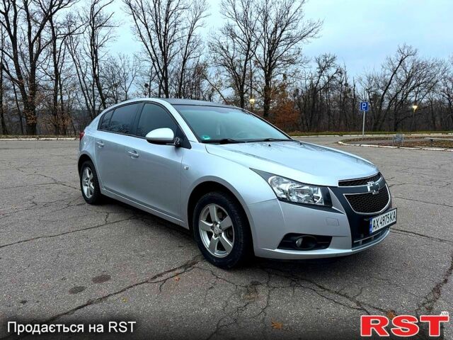 Серый Шевроле Круз, объемом двигателя 1.6 л и пробегом 160 тыс. км за 6800 $, фото 1 на Automoto.ua