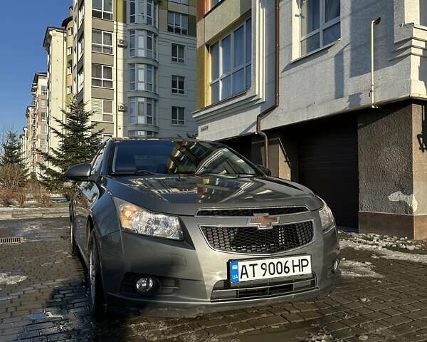 Серый Шевроле Круз, объемом двигателя 1.6 л и пробегом 183 тыс. км за 7000 $, фото 1 на Automoto.ua