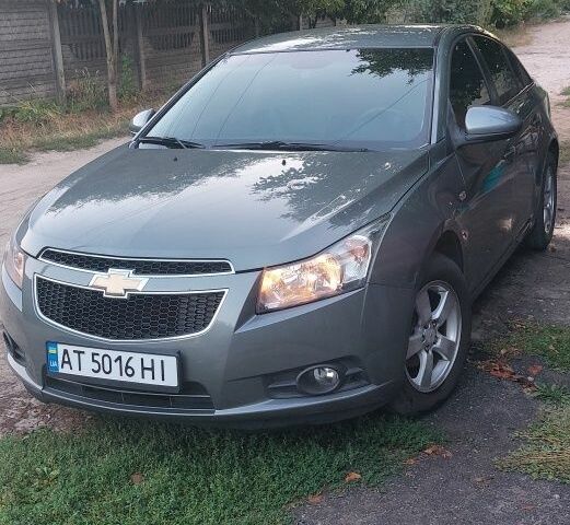 Серый Шевроле Круз, объемом двигателя 1.8 л и пробегом 74 тыс. км за 7400 $, фото 1 на Automoto.ua