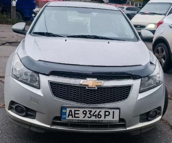 Серый Шевроле Круз, объемом двигателя 1.6 л и пробегом 146 тыс. км за 4700 $, фото 1 на Automoto.ua