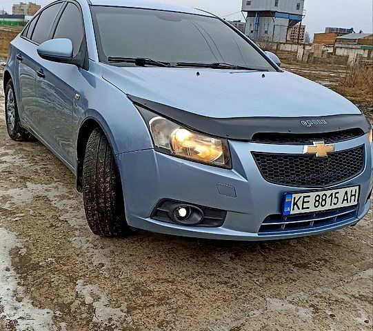 Серый Шевроле Круз, объемом двигателя 1.6 л и пробегом 21900 тыс. км за 6000 $, фото 1 на Automoto.ua