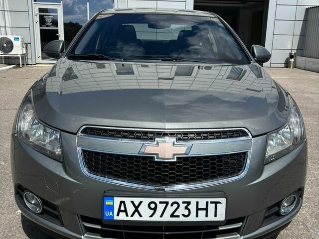 Серый Шевроле Круз, объемом двигателя 1.6 л и пробегом 178 тыс. км за 6900 $, фото 1 на Automoto.ua
