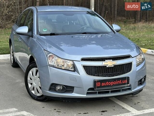 Серый Шевроле Круз, объемом двигателя 1.6 л и пробегом 253 тыс. км за 5700 $, фото 1 на Automoto.ua
