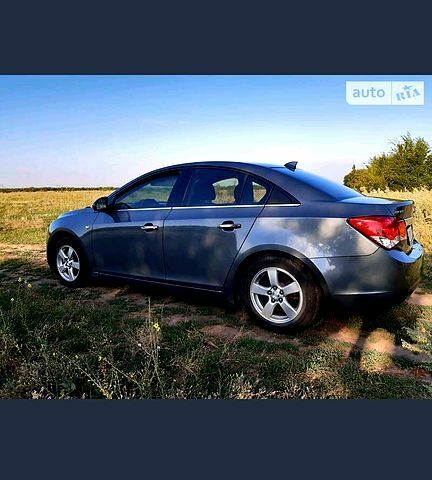 Сірий Шевроле Круз, об'ємом двигуна 1.6 л та пробігом 201 тис. км за 5500 $, фото 1 на Automoto.ua