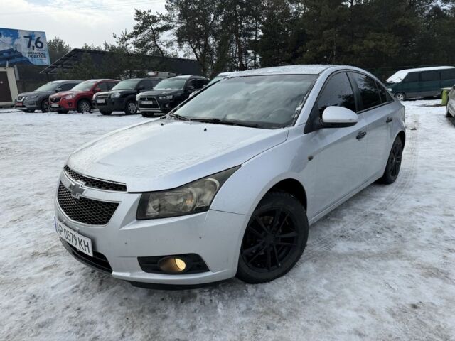 Серый Шевроле Круз, объемом двигателя 1.8 л и пробегом 254 тыс. км за 5600 $, фото 1 на Automoto.ua