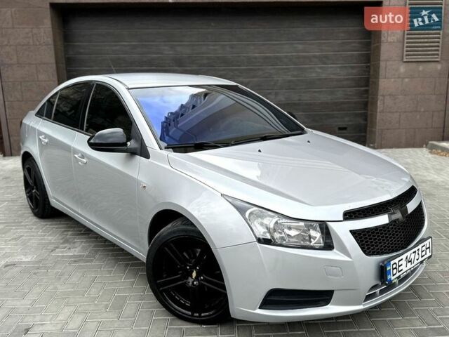 Серый Шевроле Круз, объемом двигателя 1.8 л и пробегом 193 тыс. км за 5800 $, фото 1 на Automoto.ua
