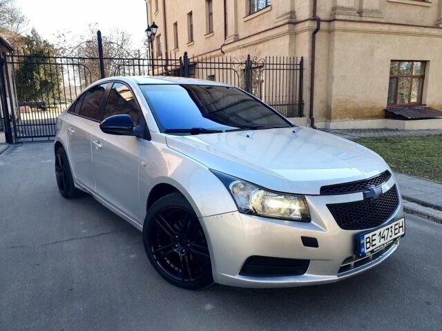 Сірий Шевроле Круз, об'ємом двигуна 0 л та пробігом 190 тис. км за 5800 $, фото 1 на Automoto.ua