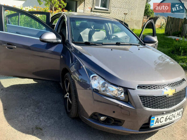 Серый Шевроле Круз, объемом двигателя 1.8 л и пробегом 214 тыс. км за 6500 $, фото 1 на Automoto.ua