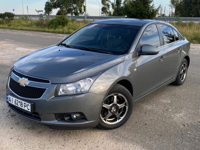 Серый Шевроле Круз, объемом двигателя 1.8 л и пробегом 192 тыс. км за 5700 $, фото 1 на Automoto.ua