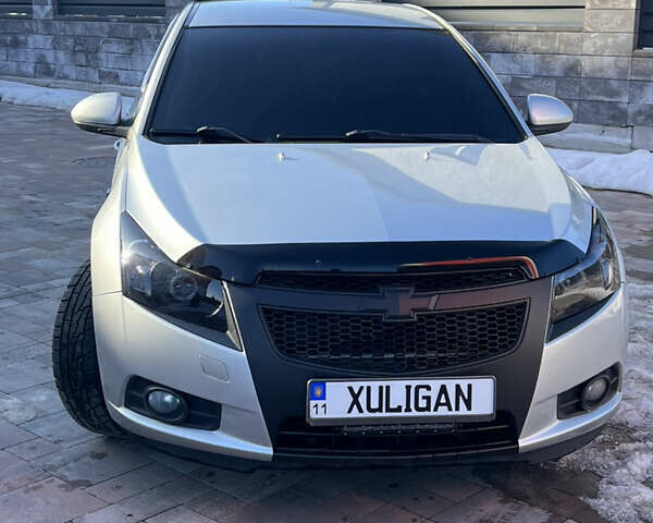 Серый Шевроле Круз, объемом двигателя 1.8 л и пробегом 276 тыс. км за 6300 $, фото 1 на Automoto.ua