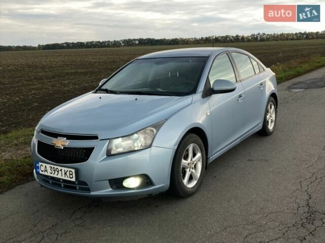 Серый Шевроле Круз, объемом двигателя 1.8 л и пробегом 257 тыс. км за 6150 $, фото 1 на Automoto.ua