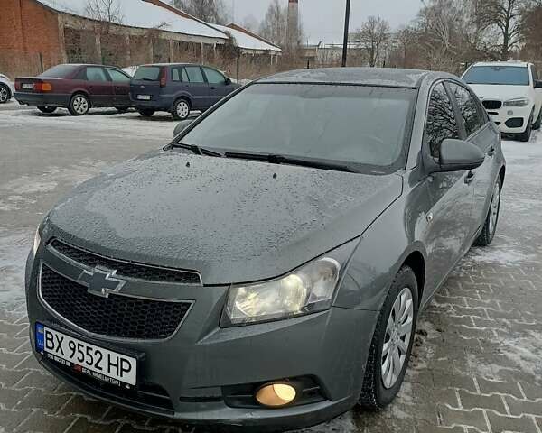 Серый Шевроле Круз, объемом двигателя 1.8 л и пробегом 195 тыс. км за 6700 $, фото 1 на Automoto.ua