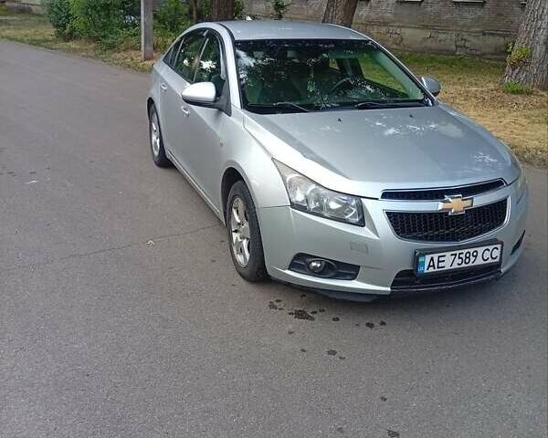 Серый Шевроле Круз, объемом двигателя 1.6 л и пробегом 259 тыс. км за 7000 $, фото 1 на Automoto.ua