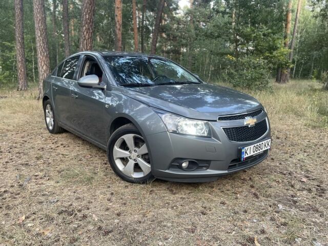 Серый Шевроле Круз, объемом двигателя 1.8 л и пробегом 245 тыс. км за 6512 $, фото 1 на Automoto.ua