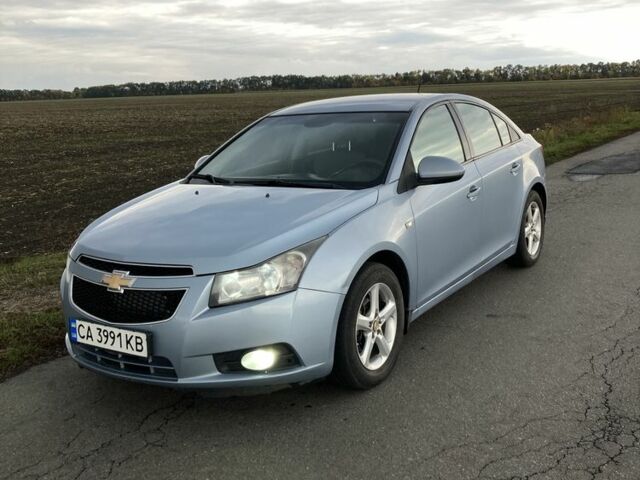 Серый Шевроле Круз, объемом двигателя 1.8 л и пробегом 257 тыс. км за 6299 $, фото 1 на Automoto.ua