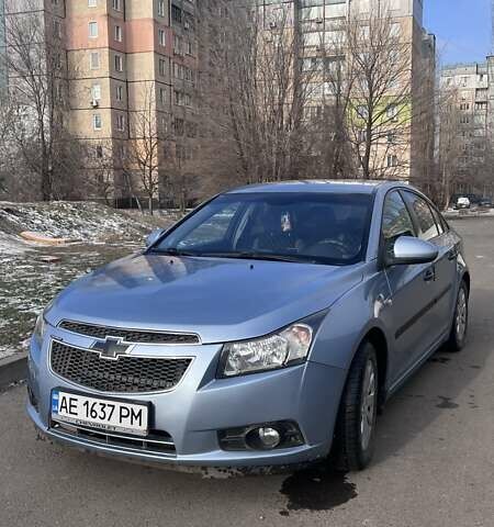 Серый Шевроле Круз, объемом двигателя 1.6 л и пробегом 210 тыс. км за 6800 $, фото 1 на Automoto.ua