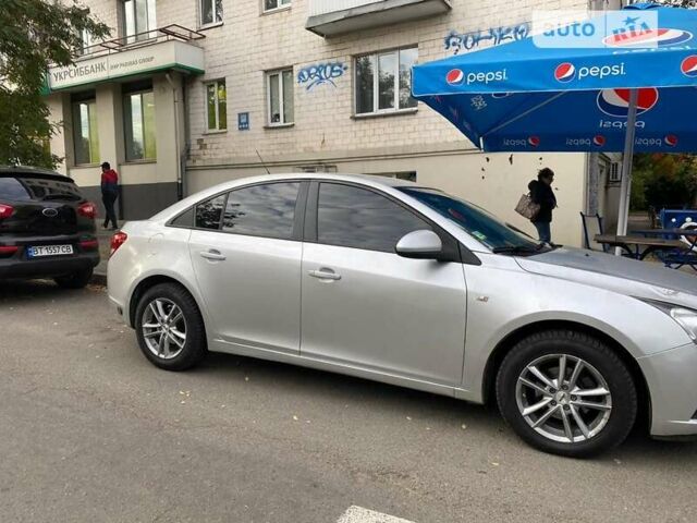 Серый Шевроле Круз, объемом двигателя 1.8 л и пробегом 167 тыс. км за 6900 $, фото 1 на Automoto.ua