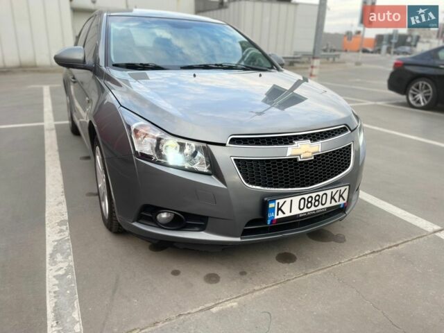 Сірий Шевроле Круз, об'ємом двигуна 1.8 л та пробігом 245 тис. км за 6800 $, фото 1 на Automoto.ua