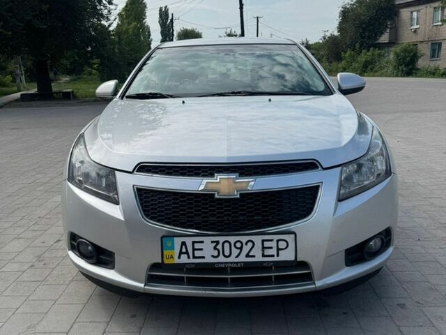 Серый Шевроле Круз, объемом двигателя 1.6 л и пробегом 275 тыс. км за 6200 $, фото 1 на Automoto.ua