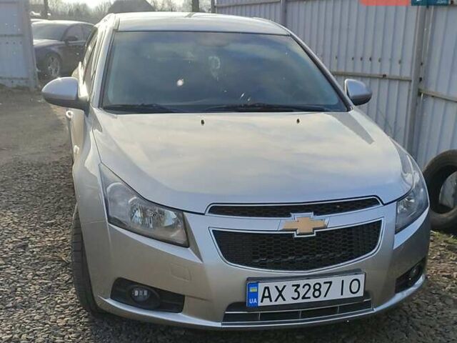 Серый Шевроле Круз, объемом двигателя 1.8 л и пробегом 240 тыс. км за 7400 $, фото 1 на Automoto.ua