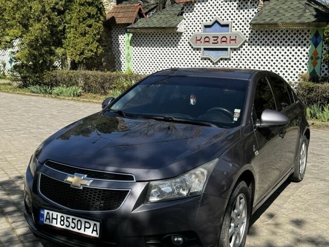 Сірий Шевроле Круз, об'ємом двигуна 2 л та пробігом 252 тис. км за 5900 $, фото 1 на Automoto.ua