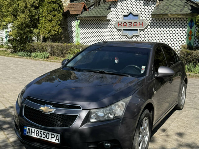 Сірий Шевроле Круз, об'ємом двигуна 2 л та пробігом 252 тис. км за 5800 $, фото 1 на Automoto.ua