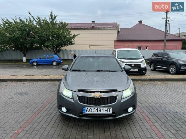Серый Шевроле Круз, объемом двигателя 1.8 л и пробегом 269 тыс. км за 5000 $, фото 1 на Automoto.ua