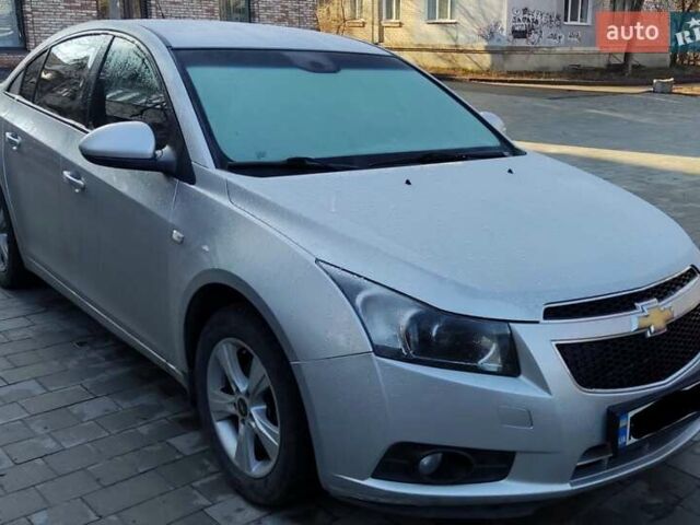 Серый Шевроле Круз, объемом двигателя 1.8 л и пробегом 220 тыс. км за 7200 $, фото 1 на Automoto.ua